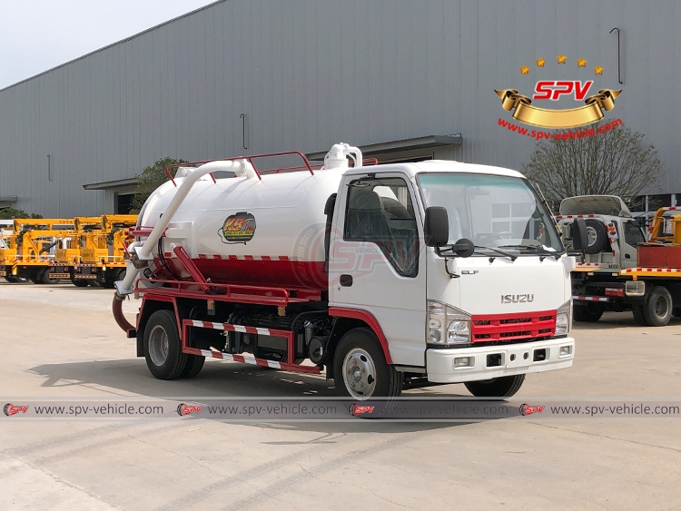 4,000 Litres Sewage Suction Tanker ISUZU - Front Right
