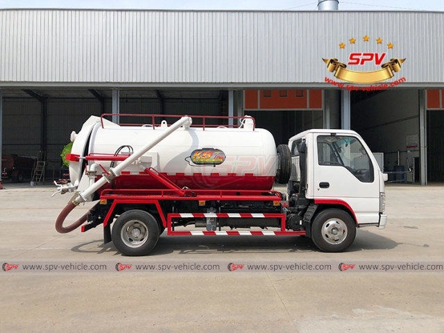 4,000 Litres Wastewater Suction Truck ISUZU