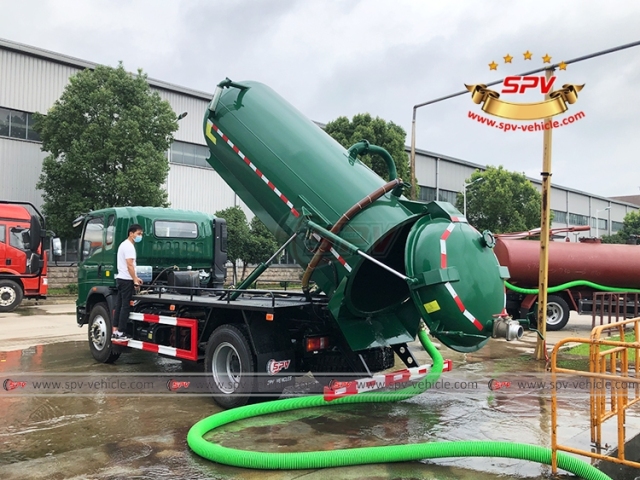 6,000 Litres Sewage Collection Truck SINOTRUK