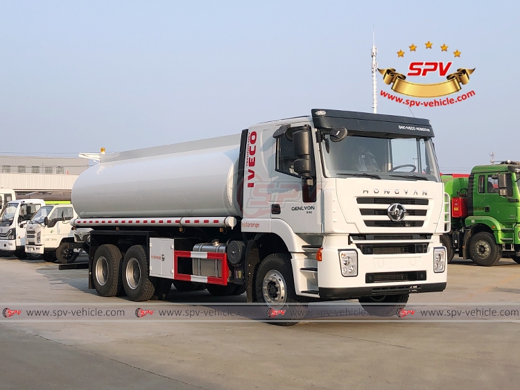 18,000 Litres Fuel Supply Truck IVECO - Front Right