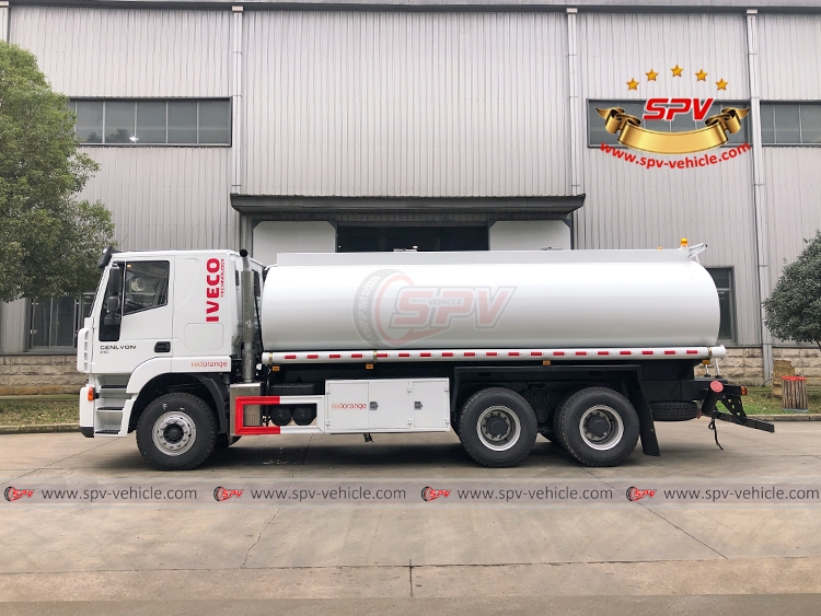 18,000 Litres Fuel Tank Truck IVECO - Left