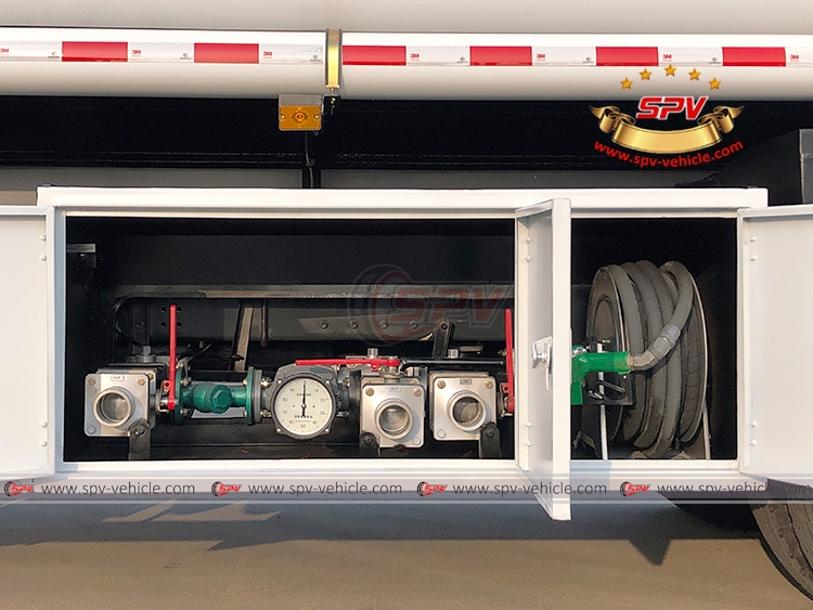 18,000 Litres Diesel Truck IVECO - Discharge Box