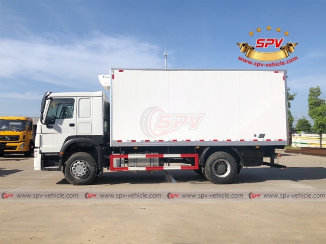10 Tons Reefer Van Truck SINOTRUK