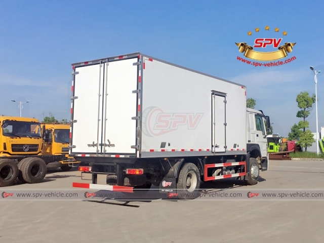 10 Tons Reefer Van Truck SINOTRUK