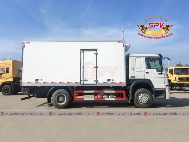 10 Tons Reefer Van Truck SINOTRUK