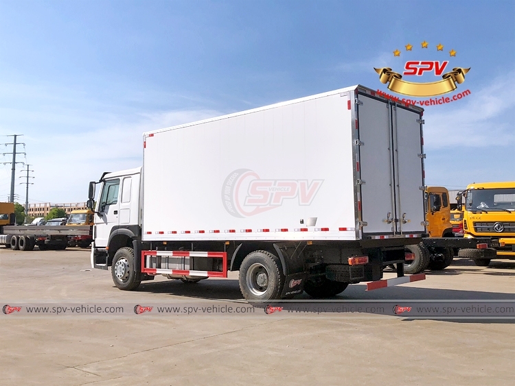10 Tons Isothermal Van Truck Sinotruk