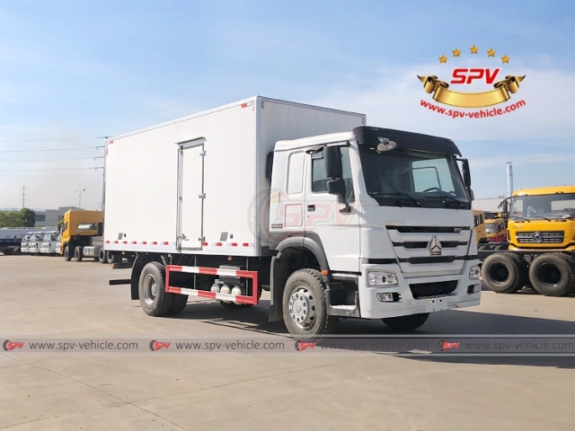 10 Tons Isothermal Van Truck Sinotruk