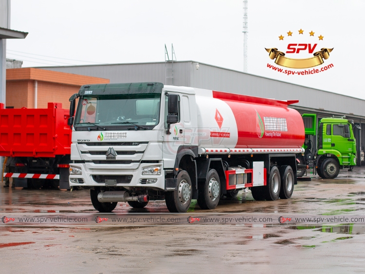 30,000 Litres Fuel Tank Truck Sinotruk - Left Front