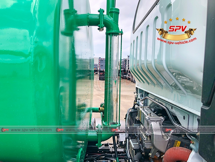 5,000 Litres Fecal Vacuum Truck ISUZU - Sight Glass