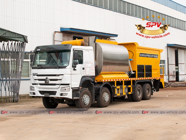 Rubber Asphalt Spraying Truck  Sinotruk HOWO - Front Left