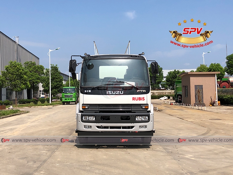 15,000 Litres Fuel Tank Truck ISUZU - Front