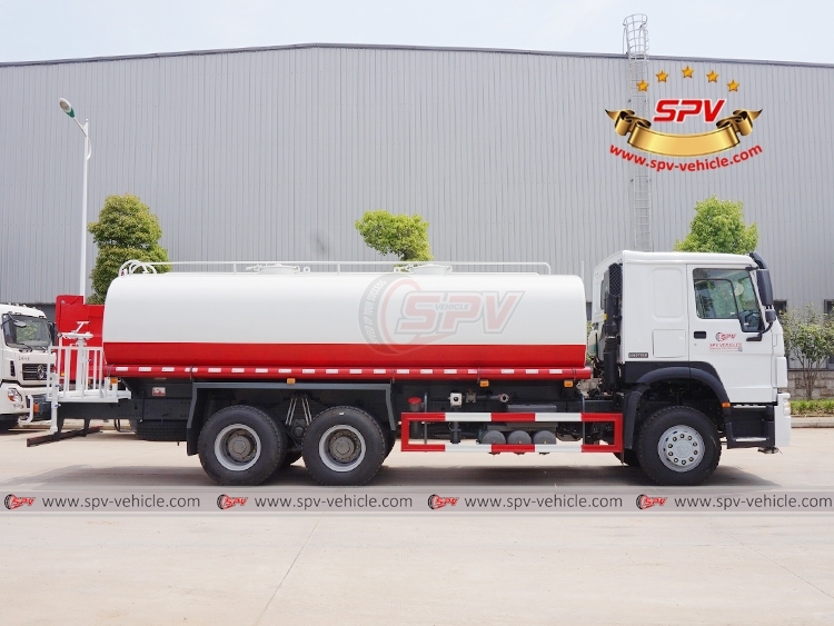 20,000 Litres Water Spraying Truck SINOTRUK RHD
