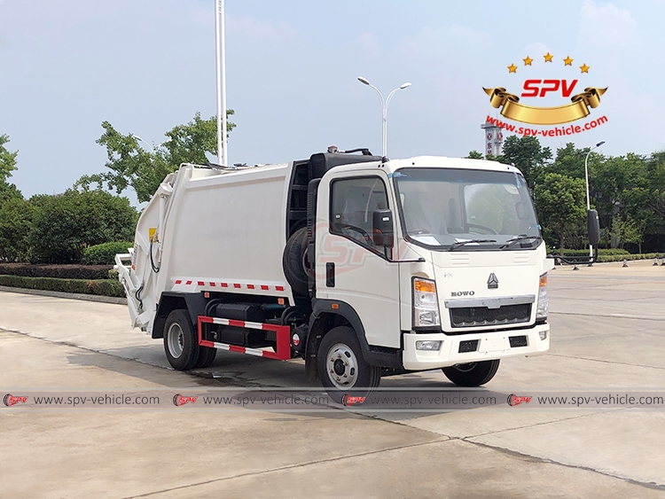6 CBM Trash Disposal Truck SINOTRUK - Front Right