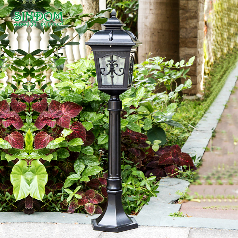 Contemporary Aluminum Lawn Lights for Garden, Pathway and Courtyard Lighting