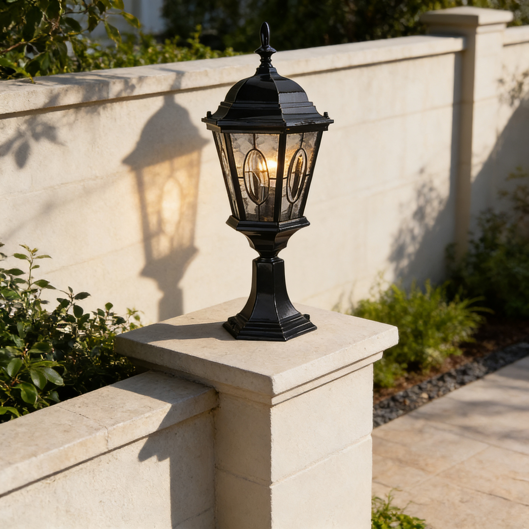 Stylish Aluminum Outdoor Pillar Lamps for Fence Columns and Driveway Lighting