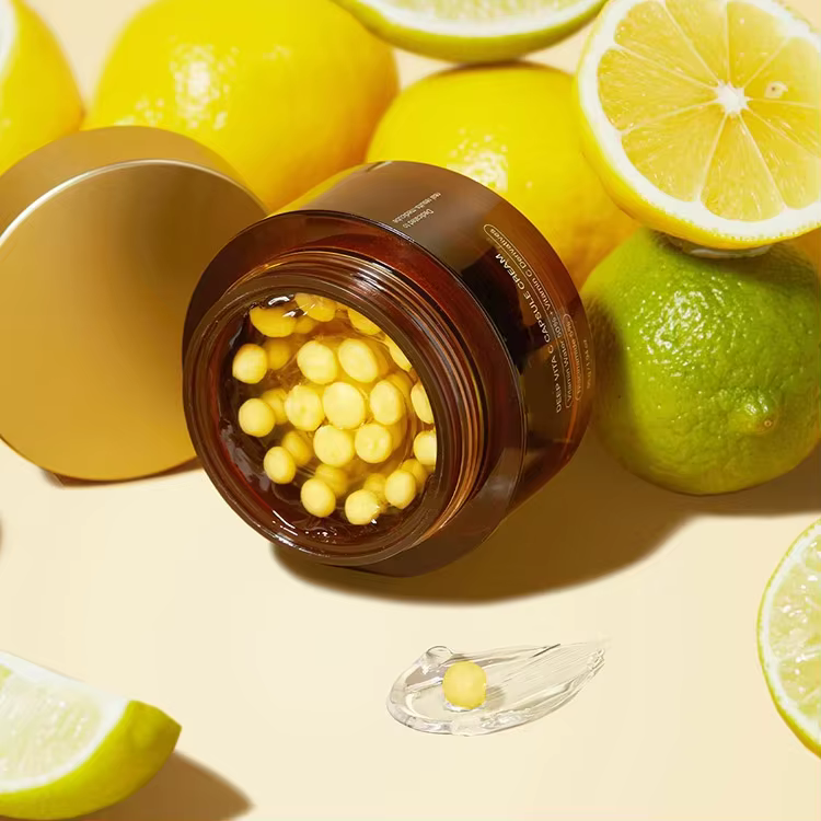FDA Facility Deep Vitamin C Golden Capsule Face Moisturizer Liposome Capsules for Wrinkles Skin Radiance Glow Hydration