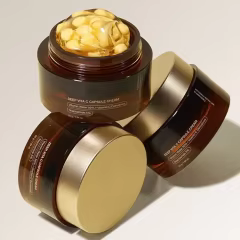 FDA Facility Deep Vitamin C Golden Capsule Face Moisturizer Liposome Capsules for Wrinkles Skin Radiance Glow Hydration