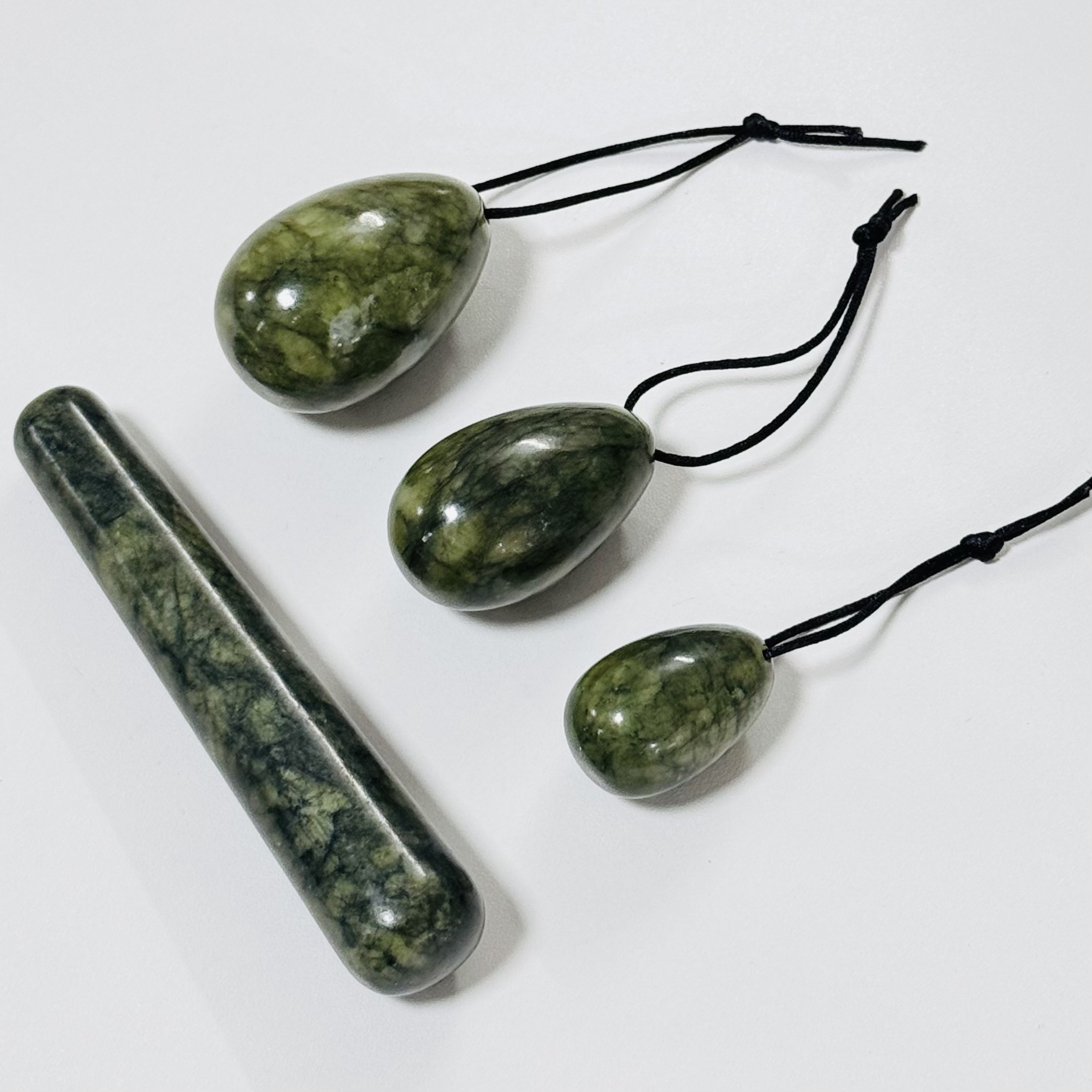 natural crystal green color jade stone different sizes yoni egg and yoni tightening stick for postpartum rehabilitation