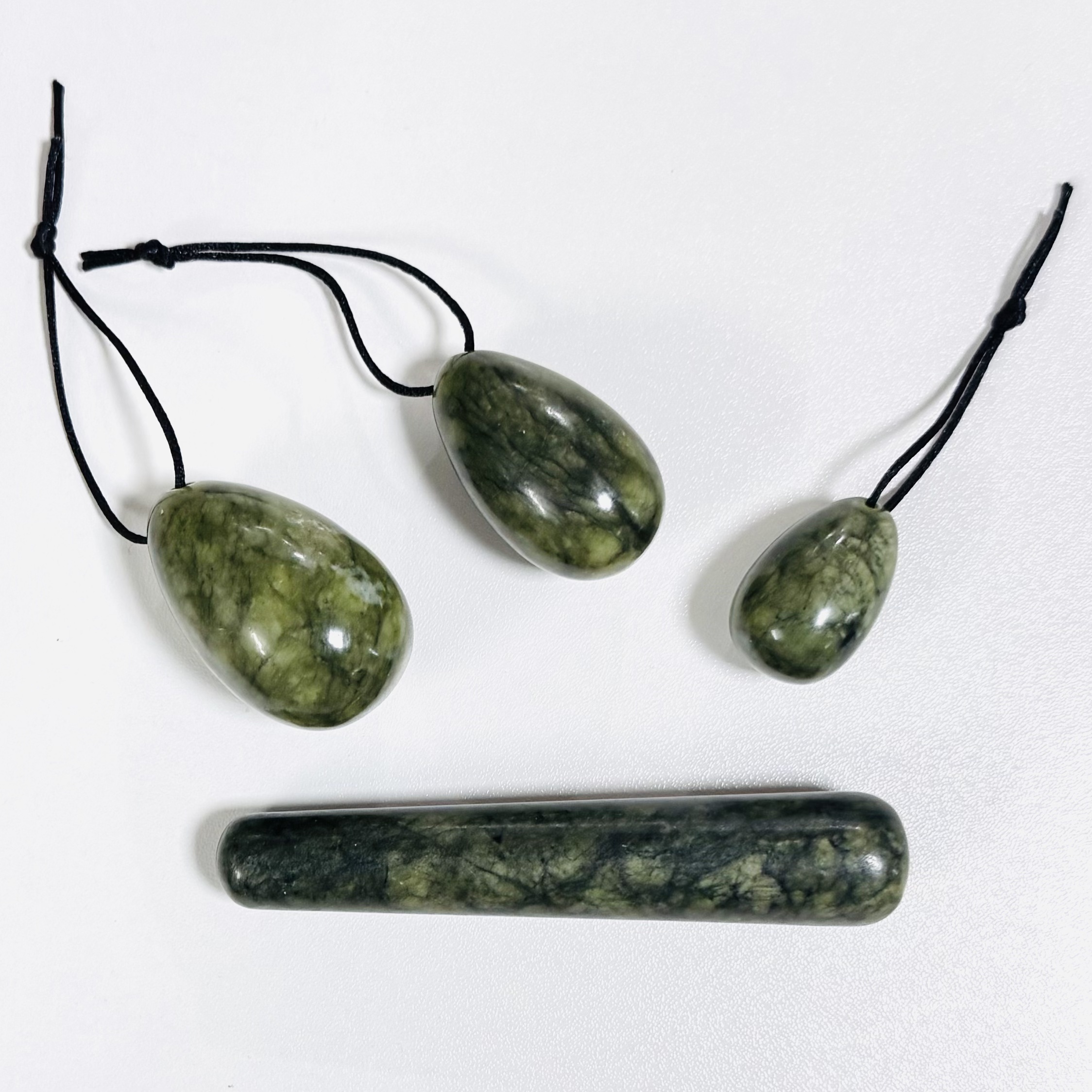 natural crystal green color jade stone different sizes yoni egg and yoni tightening stick for postpartum rehabilitation