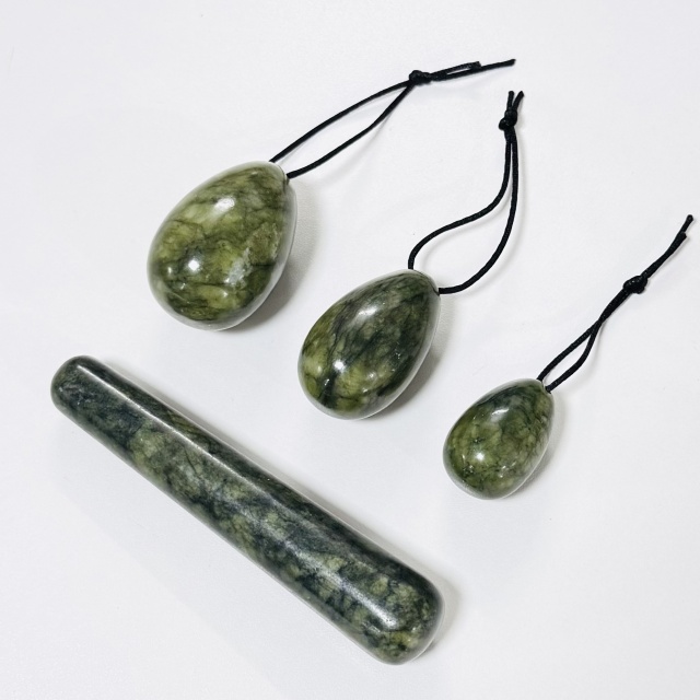 natural crystal green color jade stone different sizes yoni egg and yoni tightening stick for postpartum rehabilitation