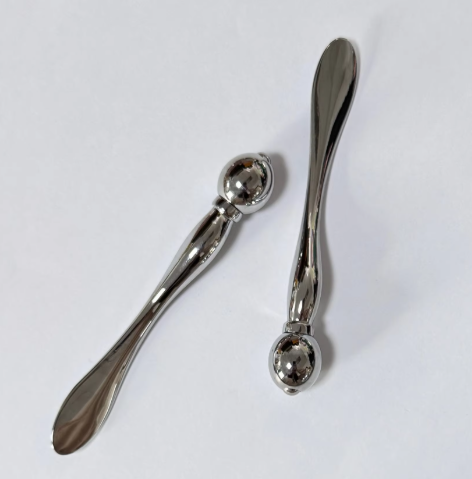 wholesale good price metal mini size beauty Eye Roller stick cosmetic absorption enhancement Eye cream massager spoon