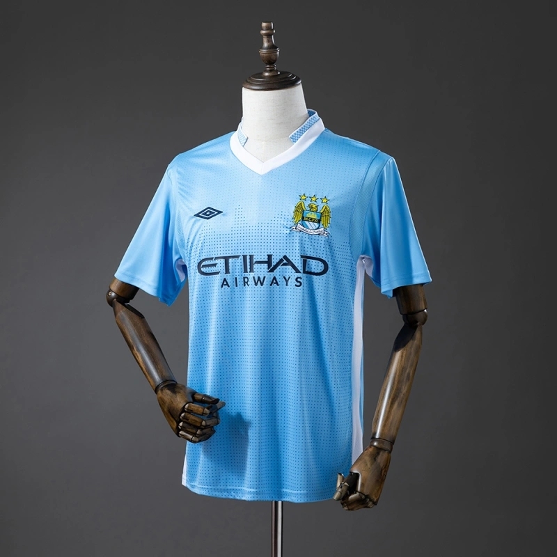 2011-12 MANCHESTER CITY HOME