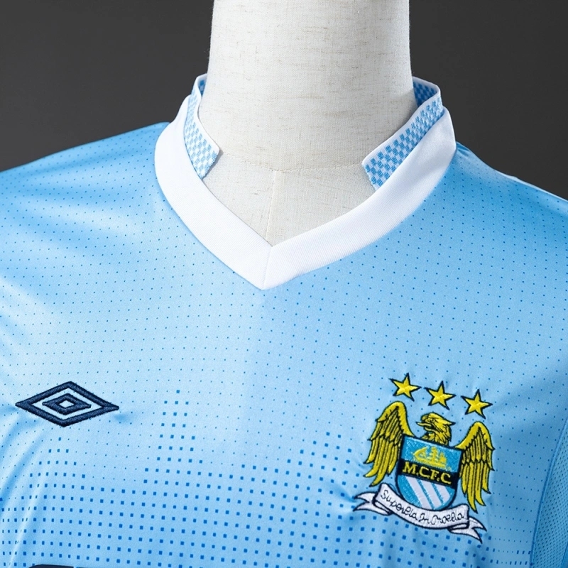 2011-12 MANCHESTER CITY HOME