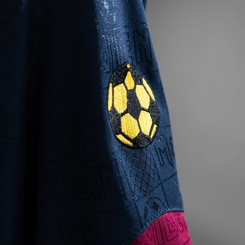 2010 WEST HAM UNITED HOME (IRON LADY)