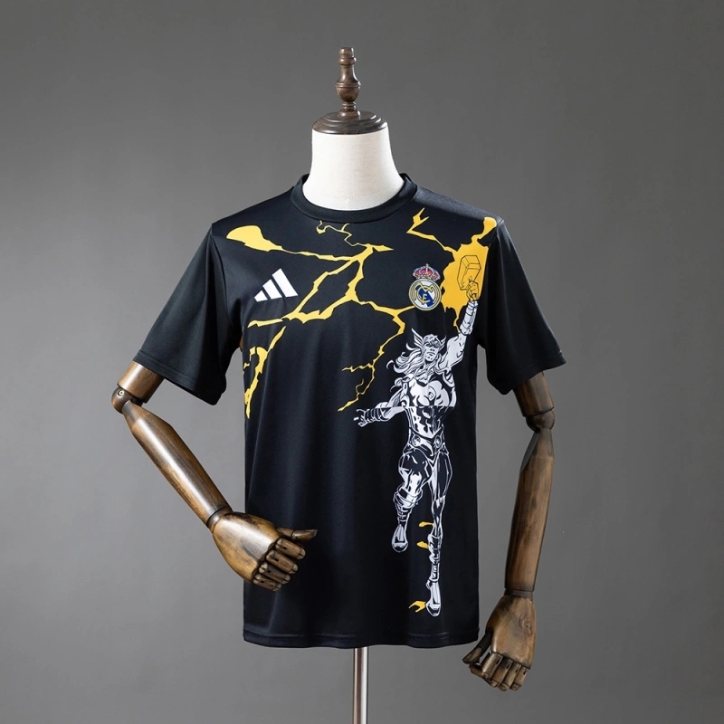 2025-26 REAL MADRID MARVEL T-SHIRT NEGRA