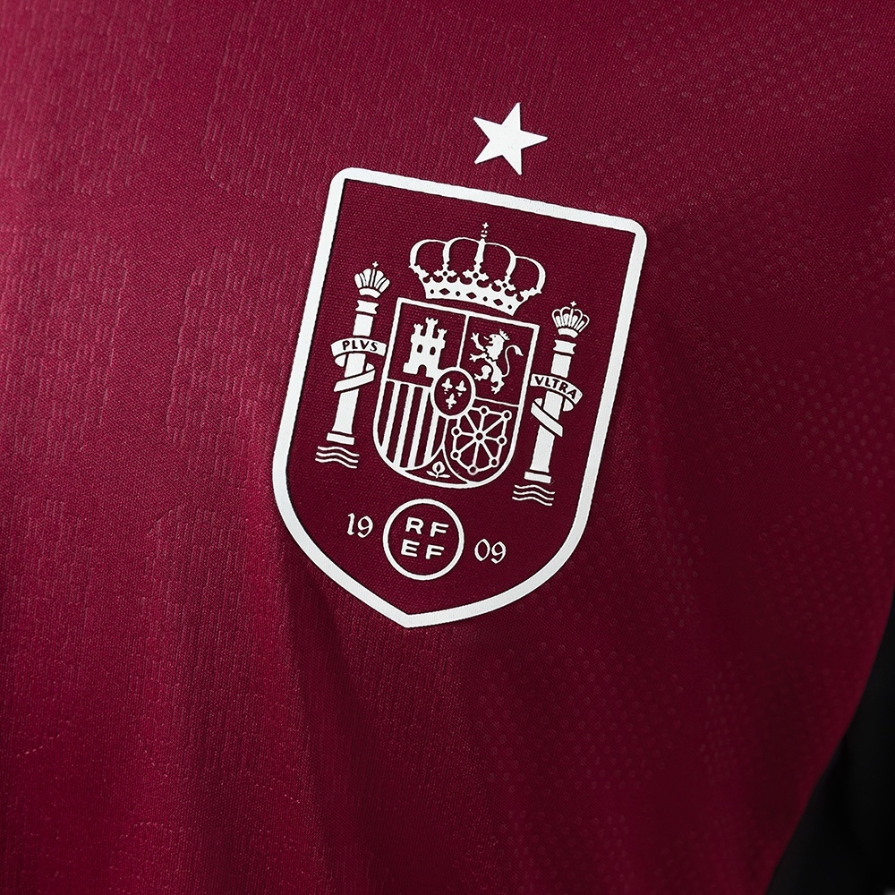 2026 SPAIN GOALKEEPER JERSEY RED LONG SLEEVE( FAN VERSION)