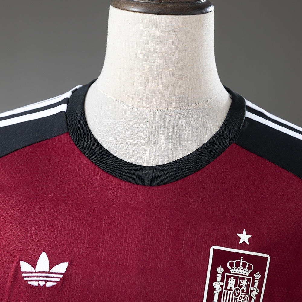 2026 SPAIN GOALKEEPER JERSEY RED  (FAN VERSION)