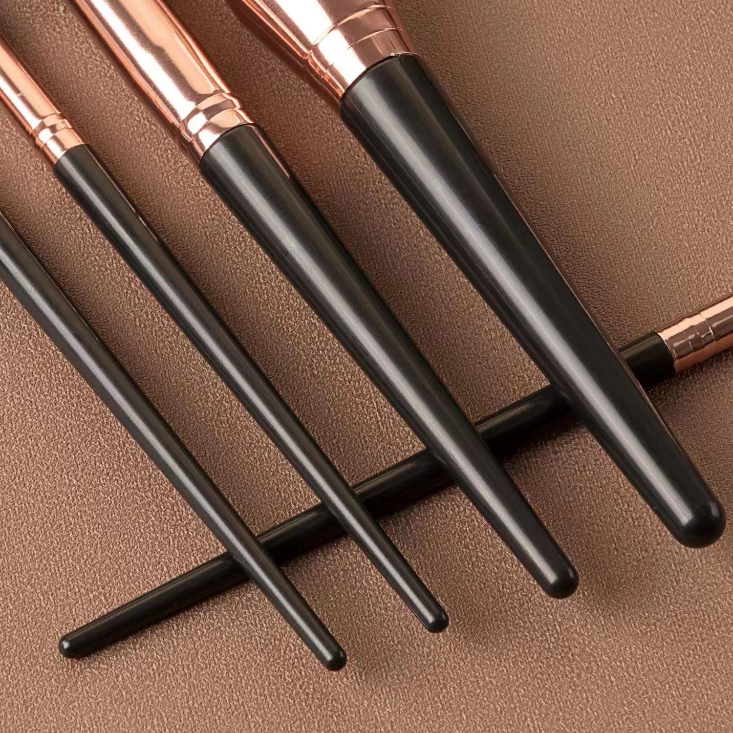 Foreign trade 7-piece, 10-piece, and 15-piece makeup brush sets, eyeshadow brushes, beauty tools, long handles, wooden handles, rose gold, portable.