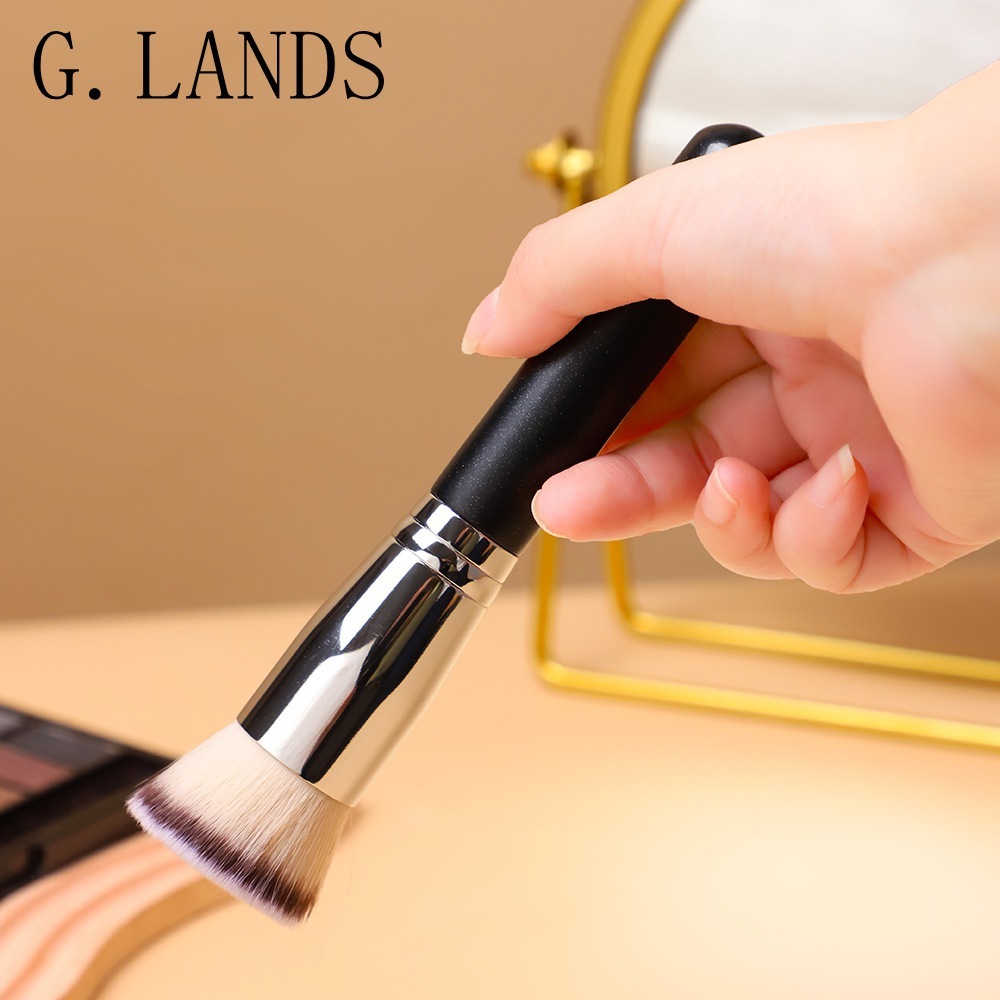 Single makeup brush, loose powder, contouring powder, foundation, eyeshadow, eyebrow comb, highlighter, setting powder, multi-functional, nylon bristles, portable.