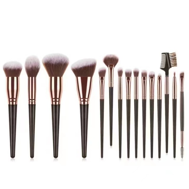 Foreign trade 7-piece, 10-piece, and 15-piece makeup brush sets, eyeshadow brushes, beauty tools, long handles, wooden handles, rose gold, portable.