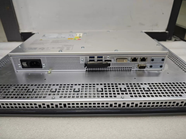 Siemens 6AV7240-3ED07-0HA3 Industrial Computer