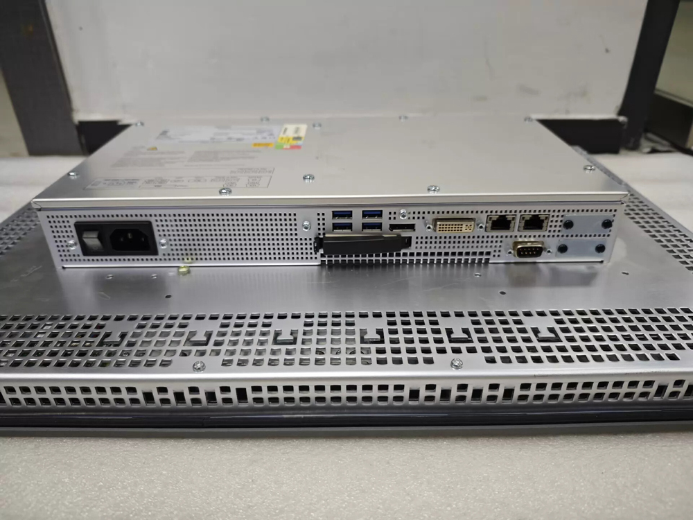 Siemens 6AV7240-3ED07-0HA3 Industrial Computer