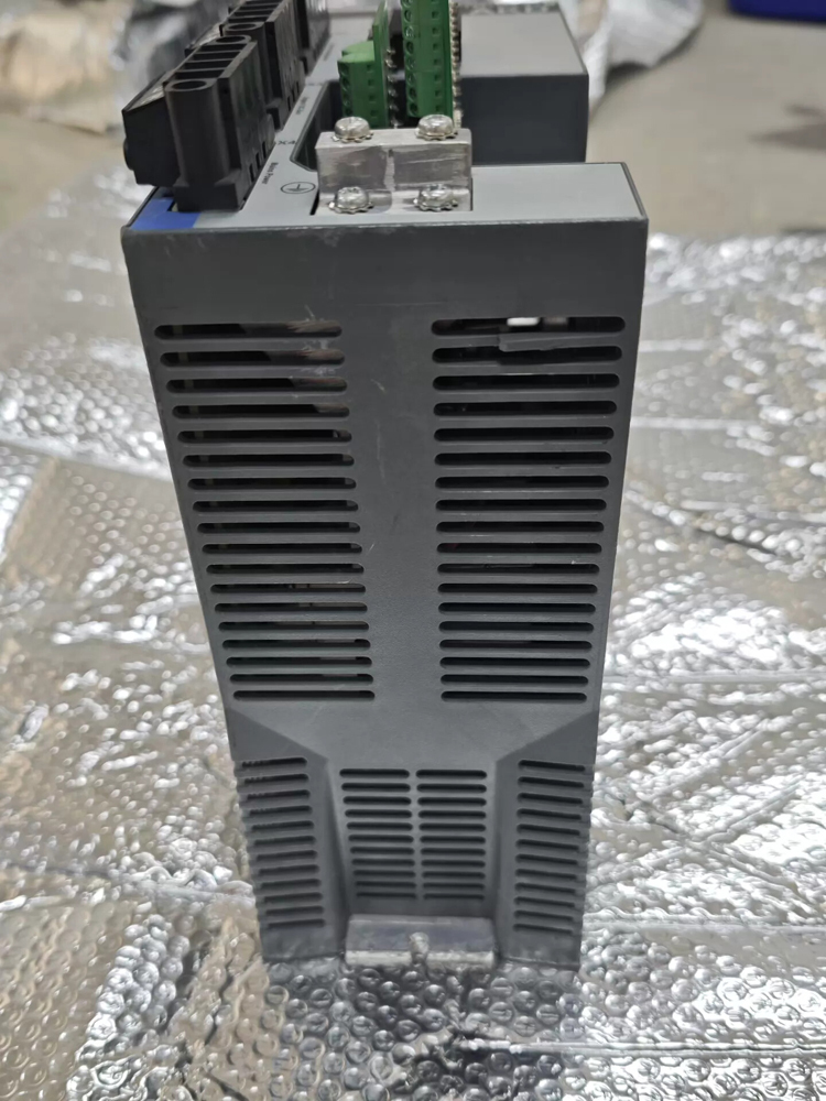 Kollmorgen AKD-P02406-NAAN-0000 AC Servo Drive