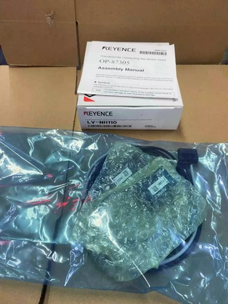 Keyence LV-NH110 LVNH110 Laser Sensor