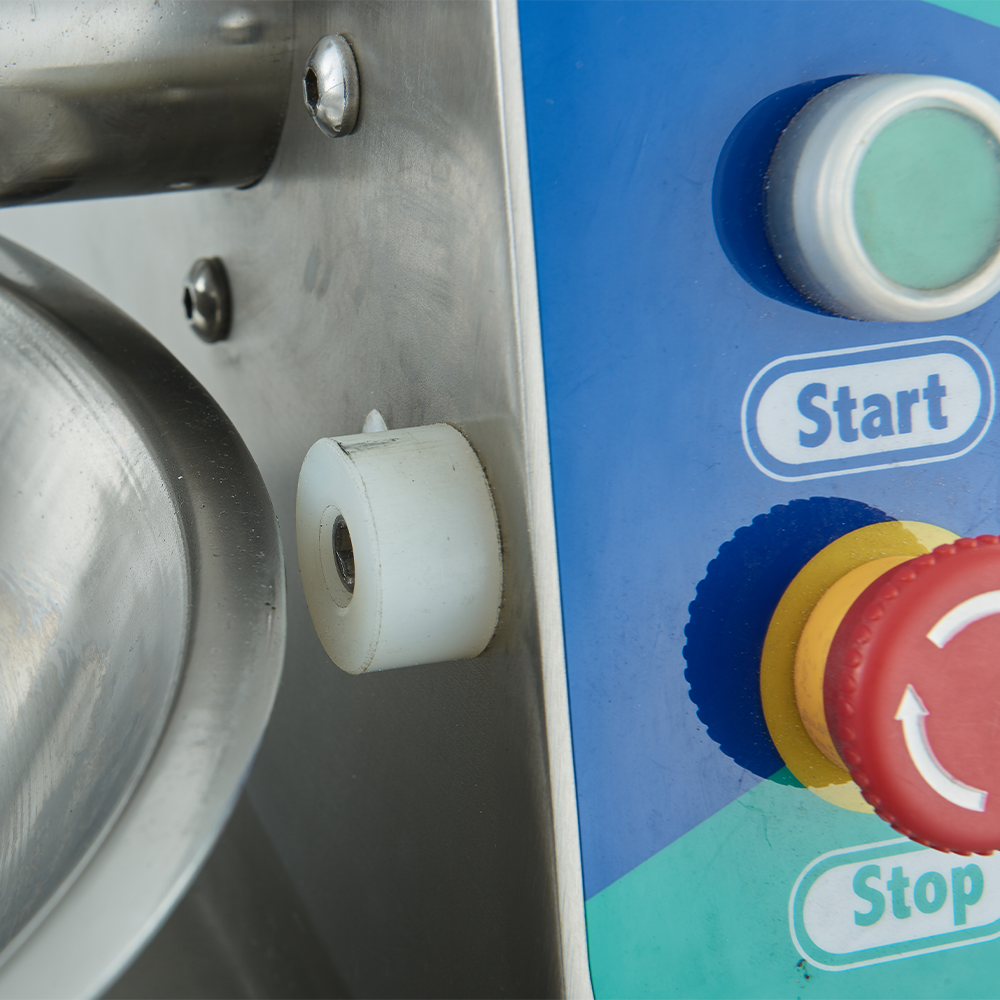 Commercial Bowl Cutter Machine for Meat Processing and Food Preparation