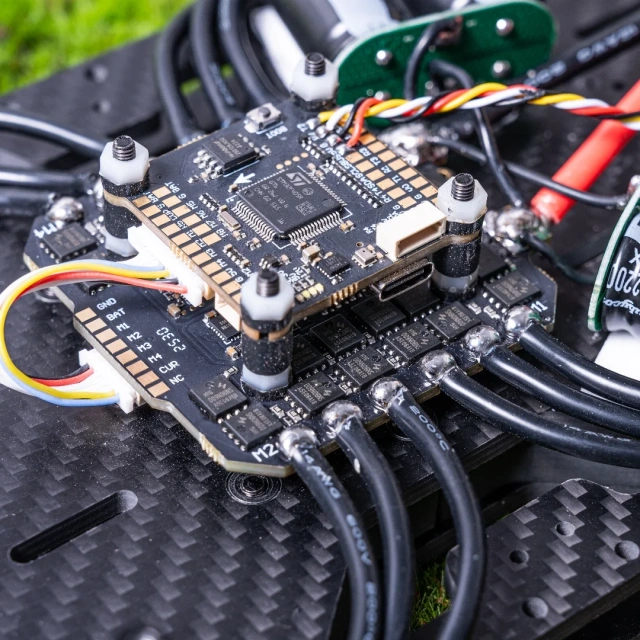F7 FC F722 Flight Controller, 80A/100A 4-in-1 ESC, 4-8S, Stackable, ICM42688P, 30.5X30.5mm, Suitable for 13-inch FPV | 15-inch UAV