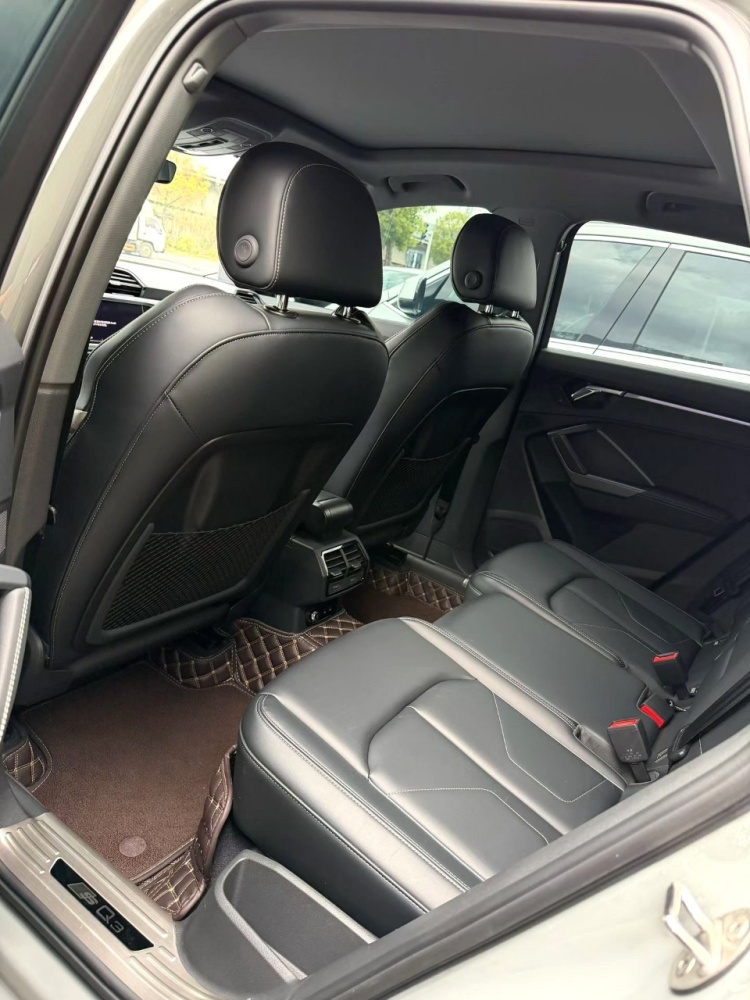 Audi Q3L