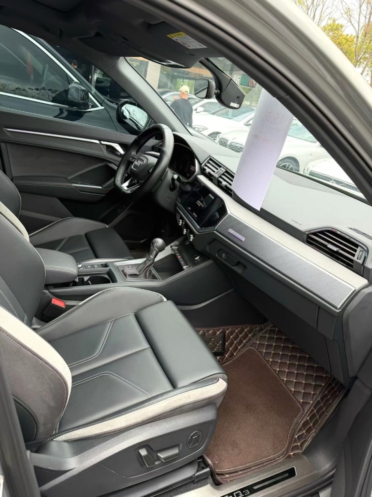 Audi Q3L