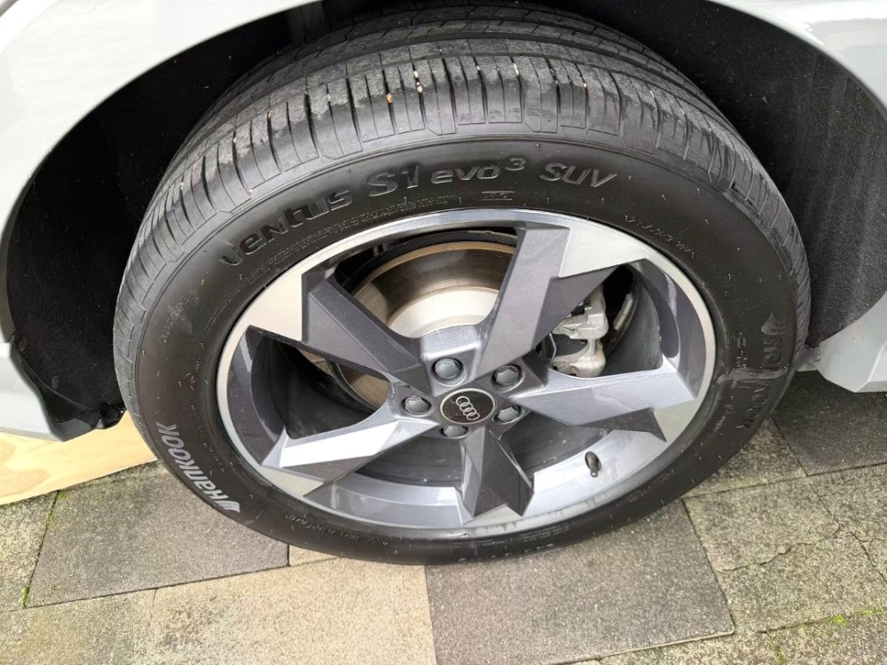 Audi Q3L
