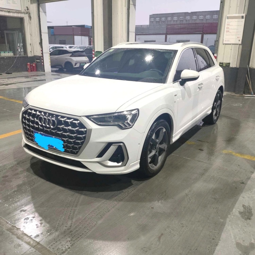 Audi Q3L