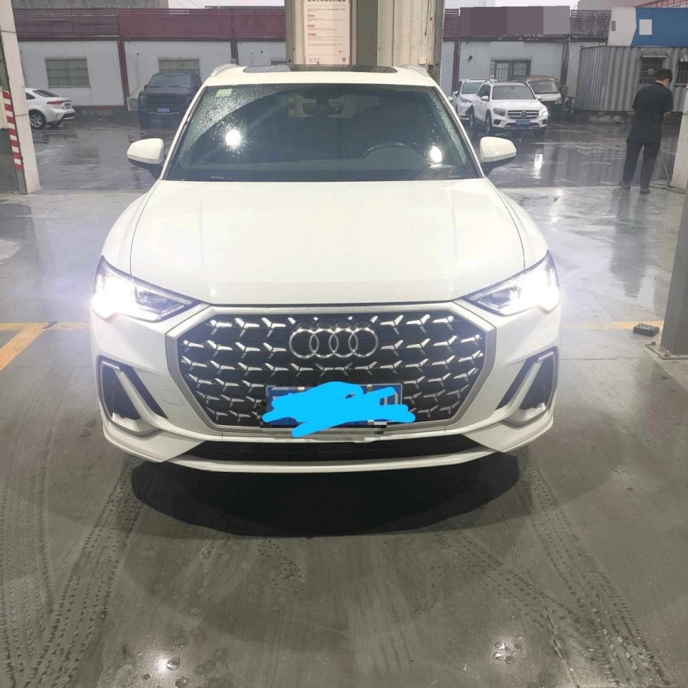 Audi Q3L