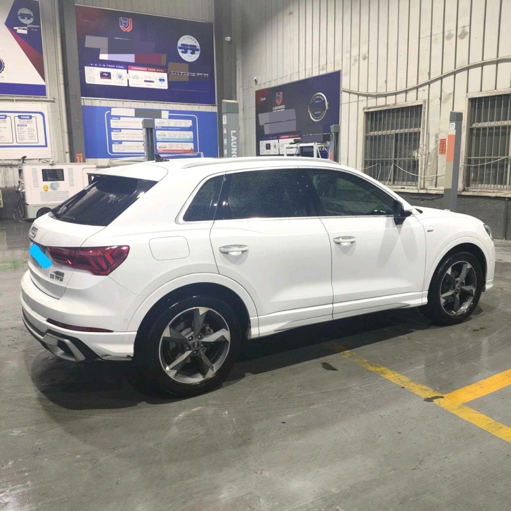 Audi Q3L