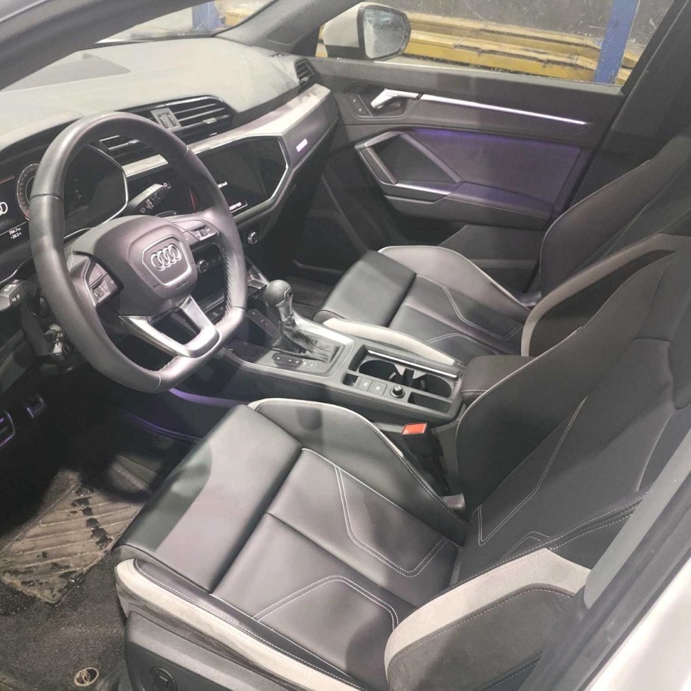 Audi Q3L