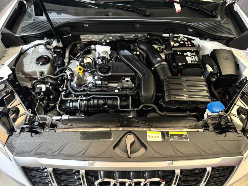 Audi Q2L