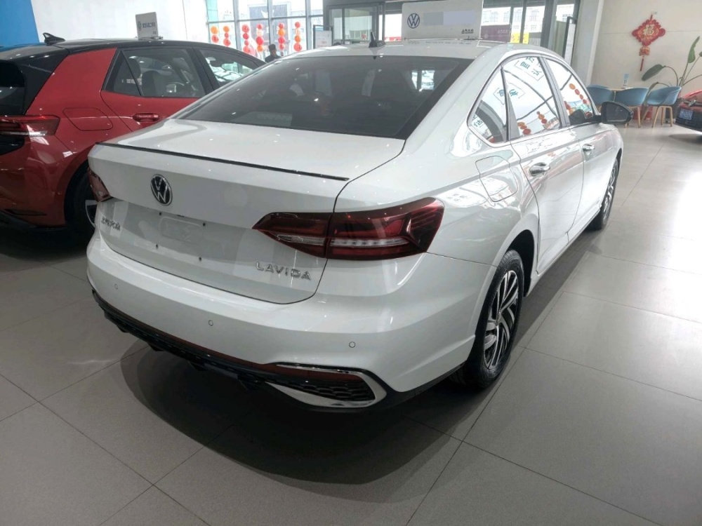 Volkswagen Lavida Plus