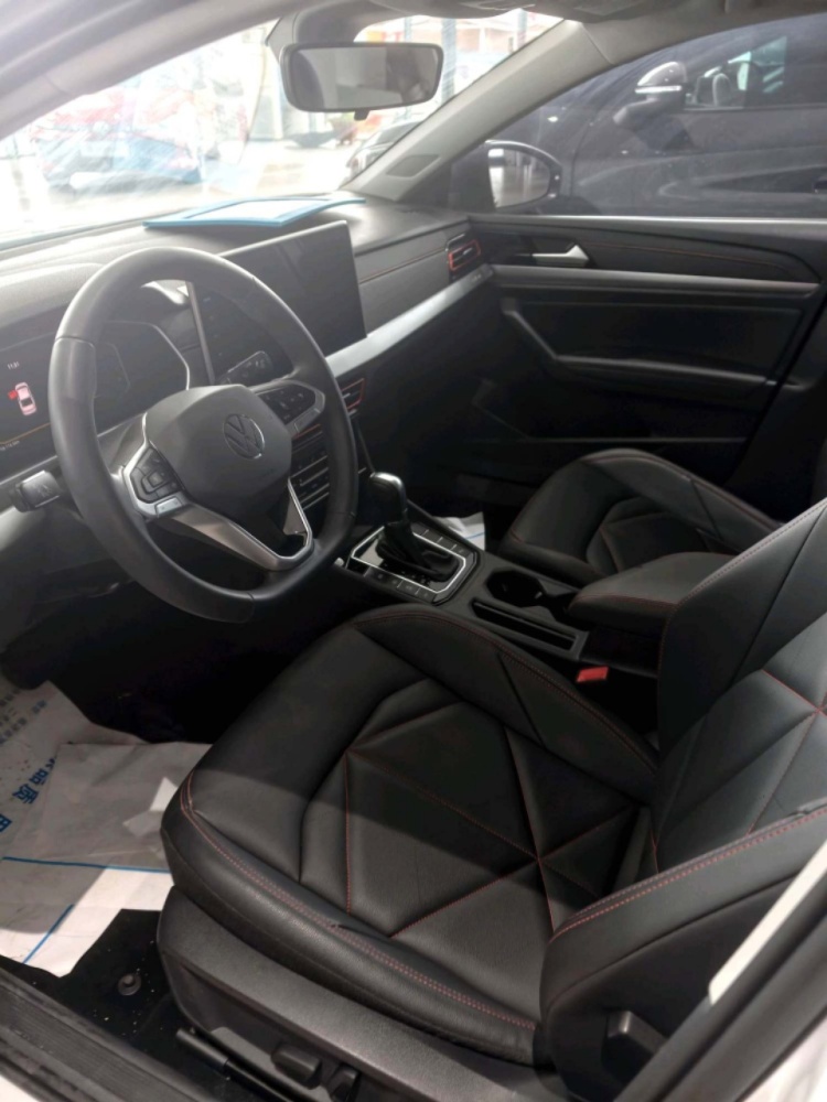 Volkswagen Lavida Plus